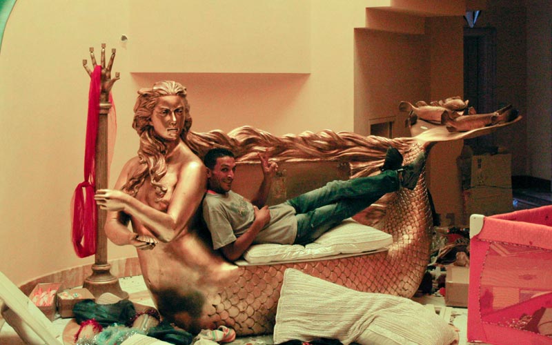 صور من قصر عائشة، ابنة العقيد "الفار من وجه الثورة"، معمر القذافي، في العاصمة الليبية طرابلس التي سيطر عليها الثوار-أ.ب