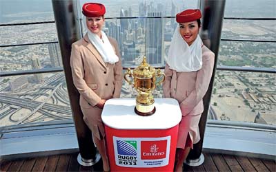 كأس ويب إيليس على قمة برج خليفة في دبي.  من المصدر