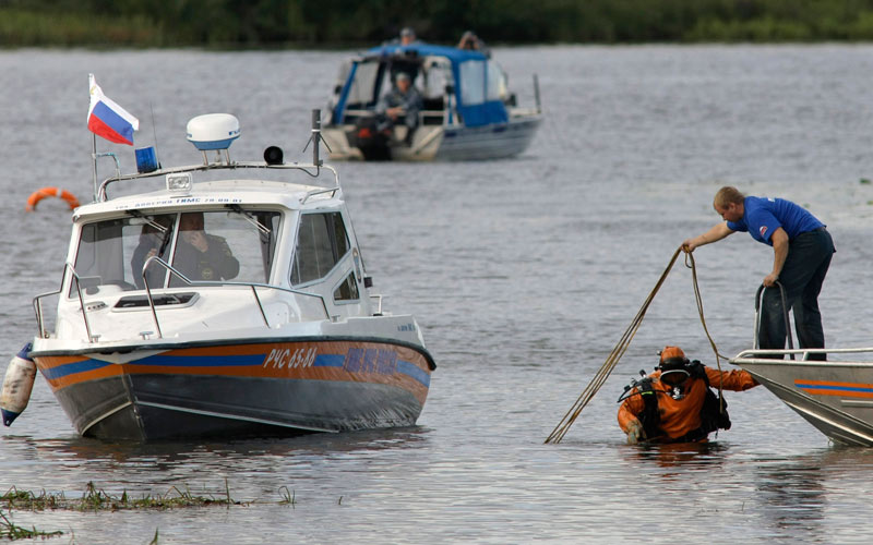 وبحسب موقع الدوري الروسي للهوكي، فإن مدرب الفريق الكندي وثلاثة لاعبين تشيكيين وواحد سلوفاكي وآخر سويدي وهو حارس مرمى كانوا من بين الضحايا. أ.ب
