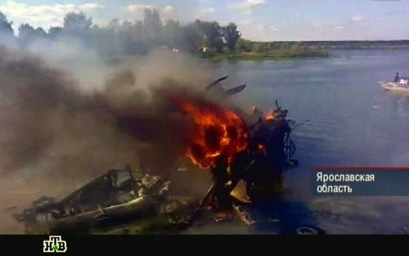 اسفر تحطم طائرة مدنية من طراز ياكوفليف 42 (ياك-42) كانت تقل فريق الهوكي الروسي من ياروسلافل، قرب مطار المدينة عن مصرع 44 شخصا. إي.بي.أيه