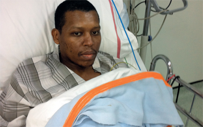 أحمد يعاني سرطاناً في الغدد الليمفاوية.	الإمارات اليوم