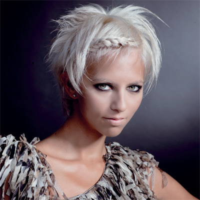 أشكال وطرق مختلفة للجدائل تعود إلى منصات تصميم الأزياء. 	 د.ب.أ