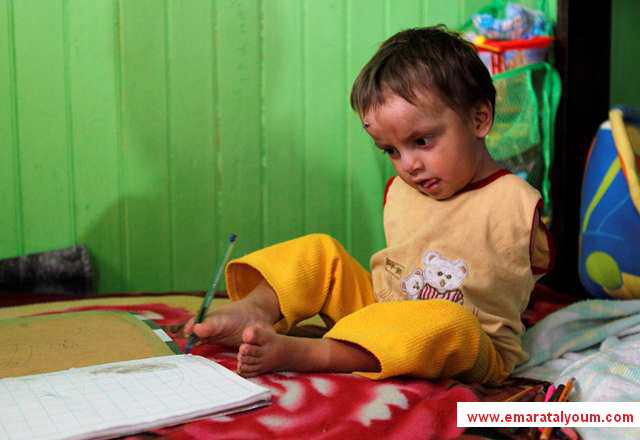 عانديني يادنيا وانظرى ما سيفعله جسدي النحيل -رويترز