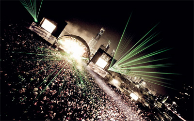 جزيرة ياس ستتحول إلى منصة لكبار الفنانين العالميين.	من المصدر