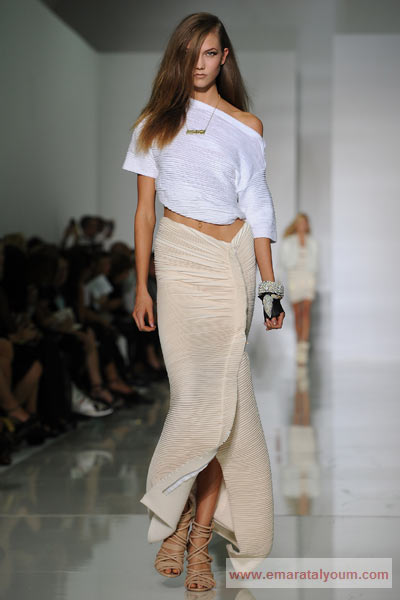 عرض أزياء من تصميم المغني الأميركي كانيا أوماري ويست. غيتي