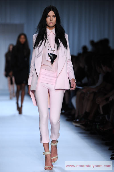 دار تشيفنشي للأزياء. غيتي