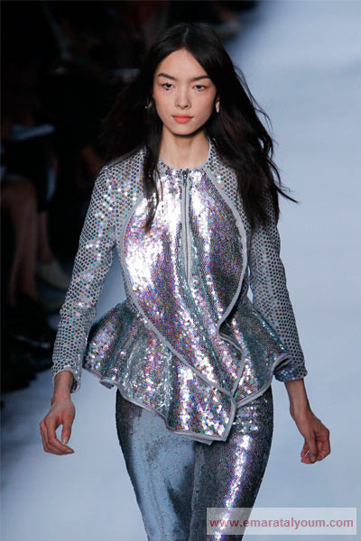 دار تشيفنشي للأزياء. أ ب