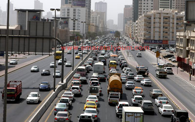 وامتد الازدحام حتى المناطق الداخلية من إمارة الشارقة - تصوير: أشوك فيرما