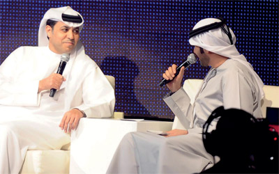 ضاعن شاهين يتحدث للكعبي عن إطلاق مجلة&laquo;أرى&raquo;.