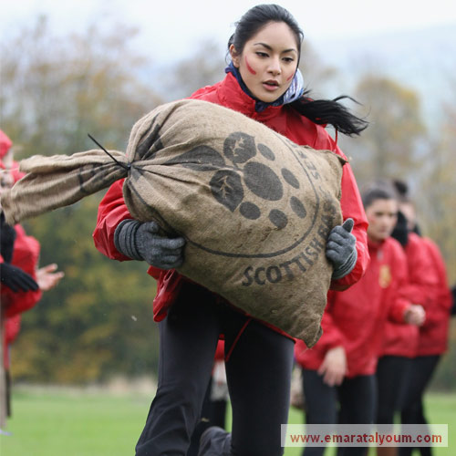 ملكة جمال كندا تأخذ المسابقات الشعبية الاسكتلندية بصورة جدية جدا. غيتي