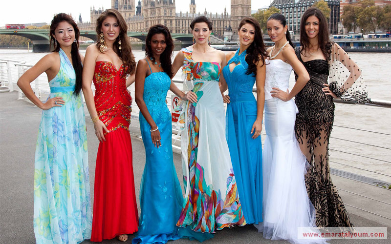 من اليسار: ملكات جمال سنغافورة وبيرو وموريشيوس وبنما وبارغواي ولاتفيا ومصر. غيتي