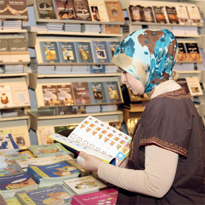 عرض فيلم يوثق مسيرة معرض الشارقة الدولي للكتاب طوال 30 عاما.