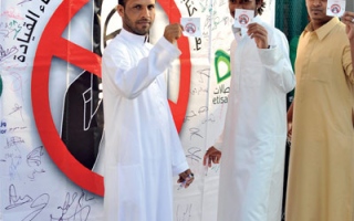 الصورة: مشجع فقد شقيقتين في يوم واحد بسبب الحوادث