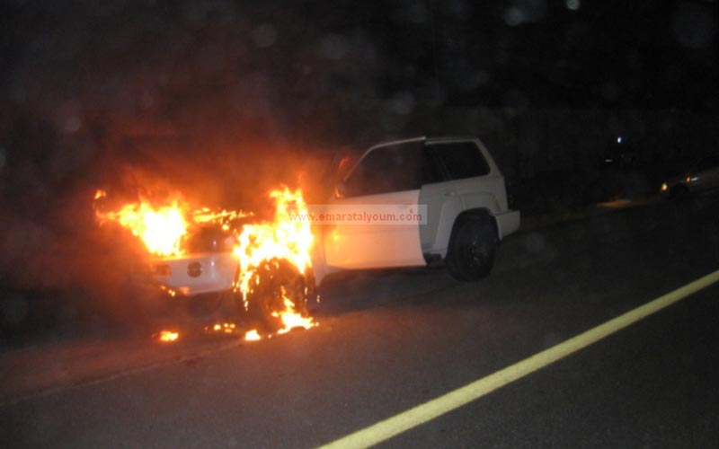 ضبطت الدوريات المرورية التابعة لشرطة دبي، شاباً كان يقود سيارته بطريقة جنونية، ما أدى إلى احتراقها وفق مدير الإدارة العامة للمرور اللواء مهندس محمد سيف الزفين. الصور من المصدر