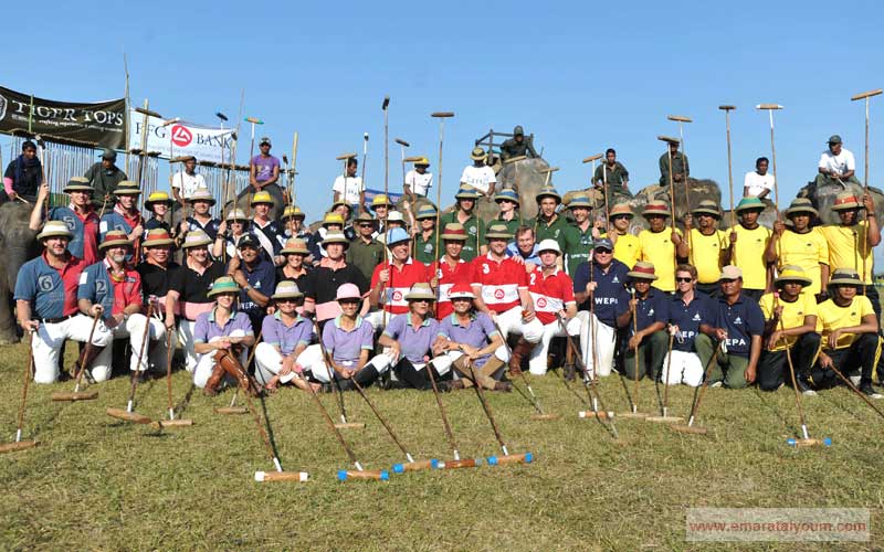 فرق من مختلف دول العالم تشارك في هذه البطولة. أ ف ب