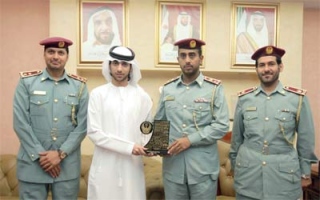 الصورة: &laquo;الشرطة المجتمعية&raquo; تكرّم &laquo;الإمارات اليوم&raquo;