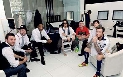 فريق مقلدي المشاهير أبدوا إعجابهم بفعاليات المهرجان. 	من المصدر