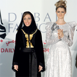 تميزت تصاميم عفة الدباغ بألوان متنوعة وقصات محتشمة. 		تصوير: أشوك فيرما