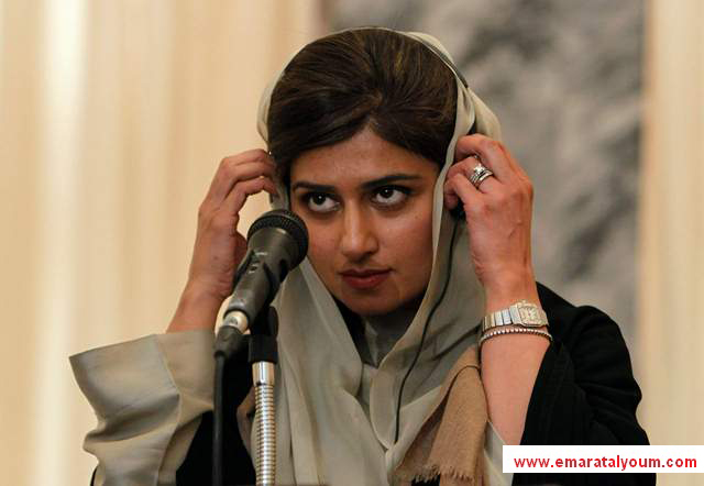 عيون وزيرة خارجية باكستان الآنسة هنا رباني كهر