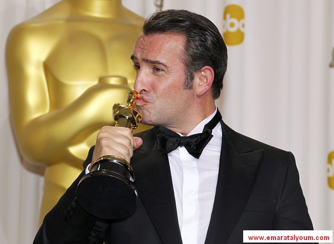 فاز الممثل الفرنسي جان دوغاردان (39 عاما) بجائزة أوسكار لأفضل ممثل عن دوره في الفيلم الصامت (الفنان)