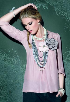 الإكسسوارات تعطي الملابس نكهة خاصة. 	د.ب.أ