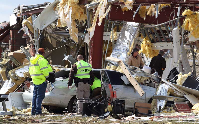 الأعاصير تسببت بمقتل 33 شخصاً في أربع ولايات بحسب ما ذكرت السلطات الأميركية. رويترز