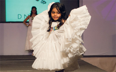 العرض شارك فيه
7 مصممين موهوبين ومبتدئين.  من المصدر