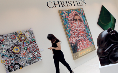 من معروضات المزاد في دورتـــــــــــــــــــــــــــــــــــــــــــــه الماضية في دبي. 	الإمارات اليوم