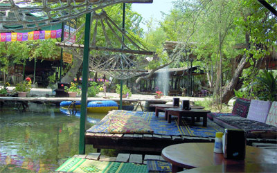 يوفر وادي  «ساكلكنت» مناظر خلابة وبيوتاً خشبية معلقة فوق الأشجار. 	 د.ب.أ