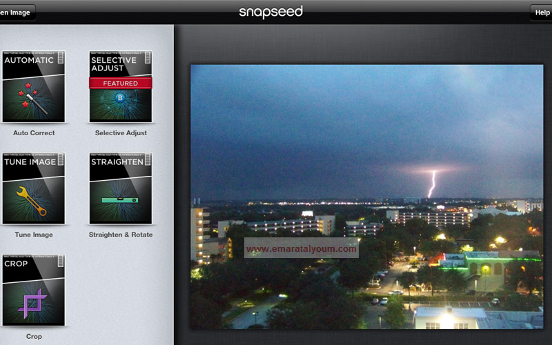 3- snapseed: تطبيق لتحرير الصور يضم خيارات للتأثيرات الخاصة التي يرغب بها المصور لجوانب من الصور. وبرغم ان التطبيق غير مجاني وثمن تنزيله قرابة خمسة دولارات (18 درهم)، فإنه نجح في الحصول على لقب (أفضل تطبيق لعام 2011 على أي باد).