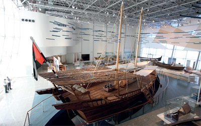 السفينة التي صنعها سيف القيزي بتوجيه من حاكم الشارقة وهي حاليا في متحف الشارقة البحري.