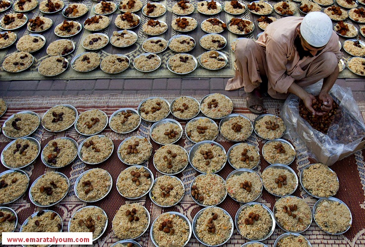الاستعداد للإفطار من أجمل لحظات اليوم التي يمر بها الصائم على اختلاف جنسياتهم أو عاداتهم - باكستان