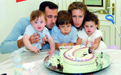 الحياة الخاصة للأسد تثير جدلاً رغم الصور التي تظهر حياته العائلية السعيدة.	أرشيفية