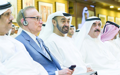 سعود المعلا ومحمد بن زايد خلال المحاضرة. 	وام