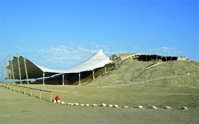 الوافدون إلى مدينة «كويلاب» يسيرون مسافات مسلية طويلة.   د.ب.أ