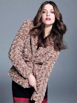 الفراء يهيمن على خامات الجواكت هذا الموسم.  	 د.ب.أ