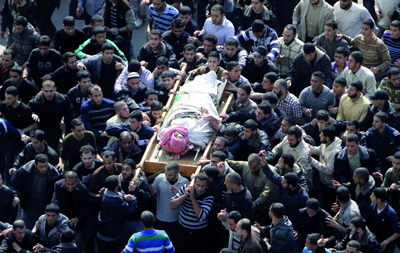 تشييع جنازة أحمد الجعبري أمس. رويترز