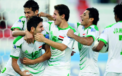 محمد بن سعود يتوج الفائزين بحــــــــــــــــــــــــــــــــــضور السركال.	تصوير: أسامة أبوغانم