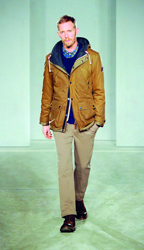 جاكيت الباركا يتسم بطابع كاجوال يلائم مناسبات أوقات الفراغ. د.ب.أ