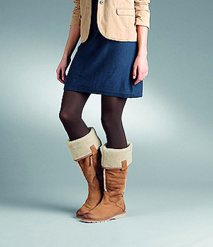 &laquo;بوت&raquo; الفرو يمنح المرأة  إحساساً بالدفء. د.ب.أ