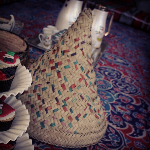 في خيوط "المجبه"التى تخبأ في قلبها الحب الكبير