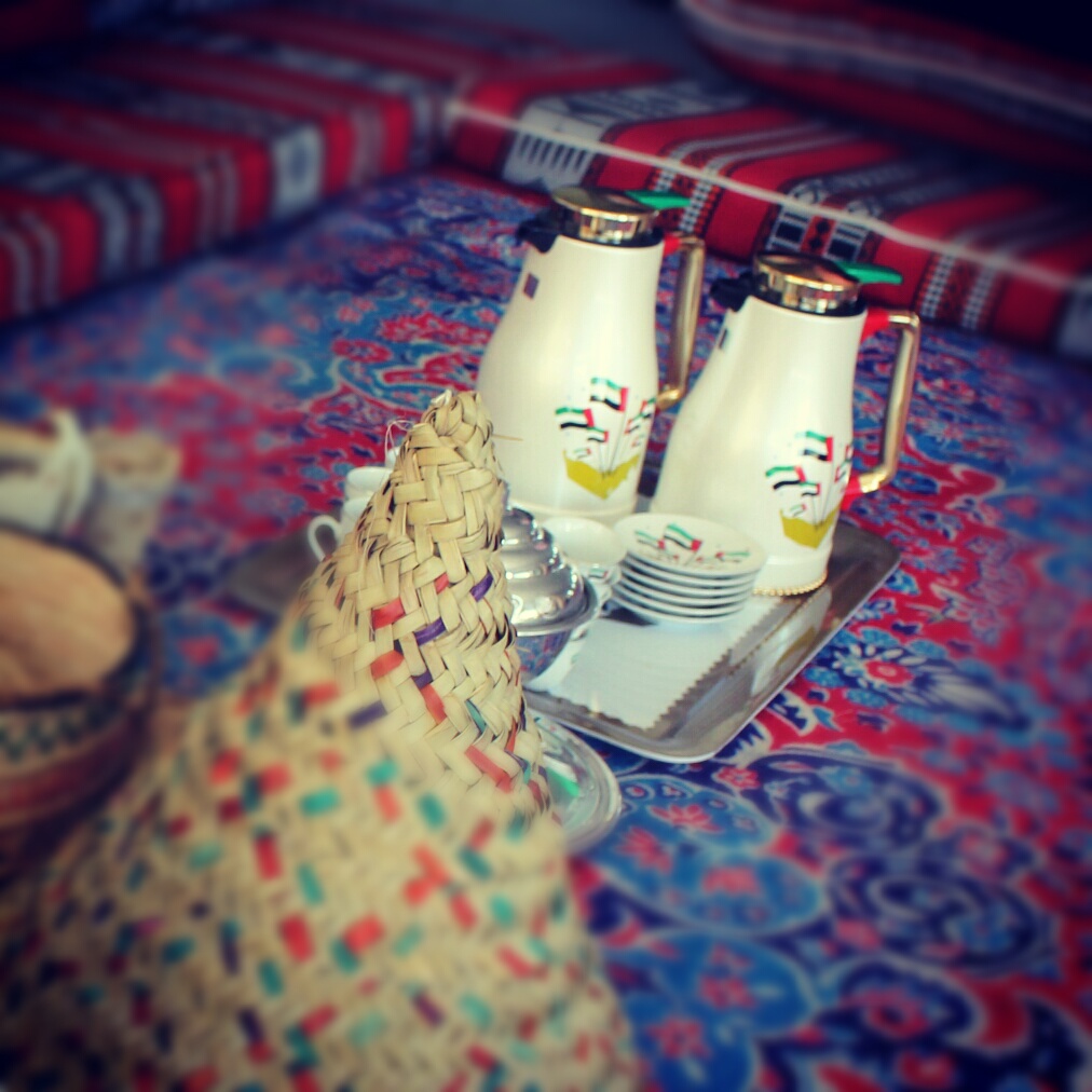 نلمحه في دله القهوة  برائحة الهيل ...