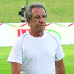 البرازيلي زي ماريو.