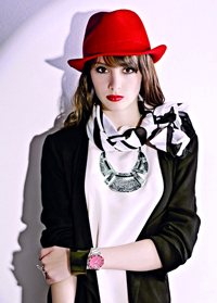 تشكيلات من القبعات في موسم الشتاء.	 د.ب.أ