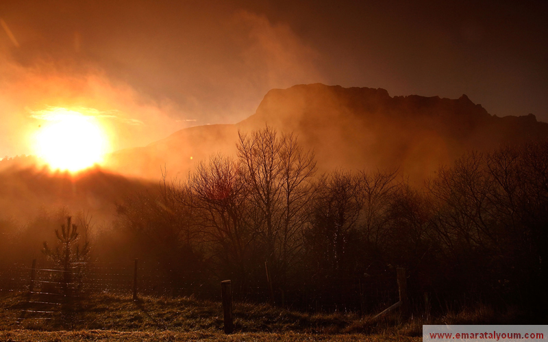 قرية بوغاراش الفرنسية في سلسلة جبال برانس على الحدود مع أسبانيا أصبحت تعيش حالة إنذار بعد معلومات وصلت للشرطة الفرنسية عن احتمال قيام مجموعة تؤمن بأن يوم 21 ديسمبر هو نهاية العالم ستقوم بعملية انتحار جماعي. الصور من غيتي