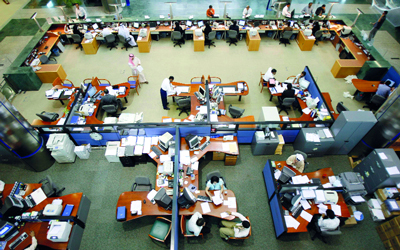 «أبشر» تشمل إيجاد فرص عمل للمواطنين وتشجيعهم على الالتحاق بالعمل في القطاع الخاص. الإمارات اليوم