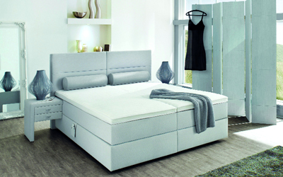 السرير متعدّد المراتب مثالي لكبار السن والأشخاص الذين يعانون آلام الظهر.	 د.ب.أ