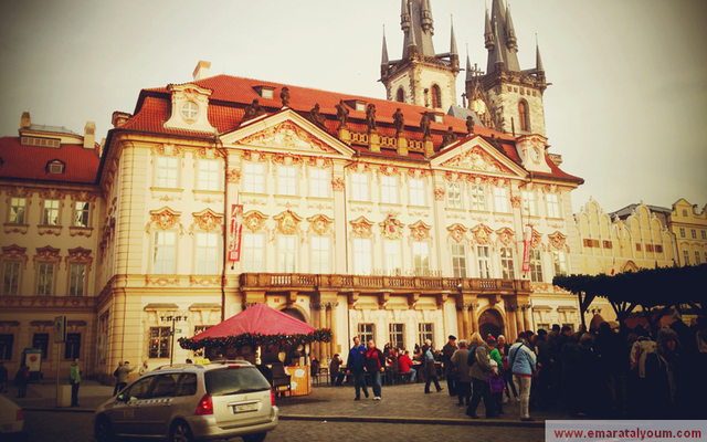 تتميز براغ "مدينة أوروبا الساحلية" بالسحر المعماري للمباني المشيدة وفق مختلف المدارس والطرز سواء من الفن الحديث أو الفن الباروكي ومن فن عصر النهضة والقوطي. - بعدسة ديزي جيتفجيان