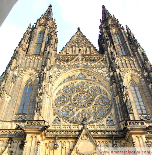 كاتدرائية القديس فيتوس أقدم كاتدرائية قوطية في أوروبا الوسطى