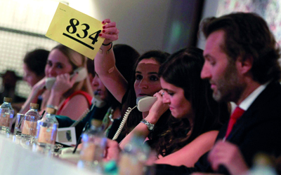 إقبال عالمي على مبيعات «كريستيز» دبي.	تصوير: باتريك كاستيلو